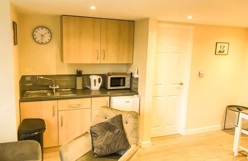 Blakeney Apartment | Badgers Sett 2 Bedroom sleeps 4, The New Inn Viney Hill, Forest of Dean