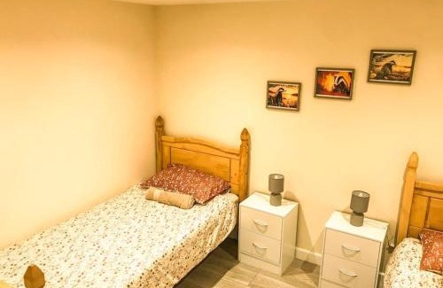 Blakeney Apartment | Badgers Sett 2 Bedroom sleeps 4, The New Inn Viney Hill, Forest of Dean