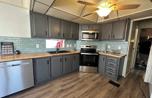 New London House | Badin Shores Resort - Excellent Lake View Home - Pools & Lots of Amenities - Gre
