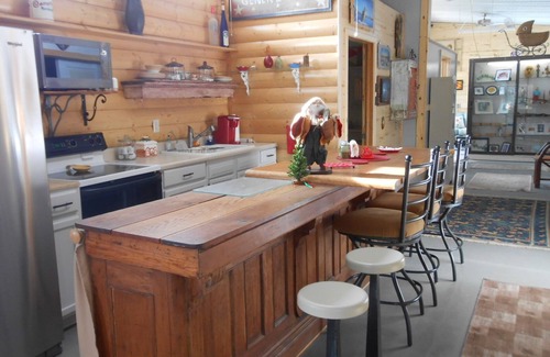 Gardner House | Badito Guesthouse - Hiking out the door Nearby lakes Golf & Fishing Mtn Views