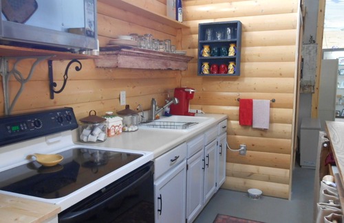 Gardner House | Badito Guesthouse - Hiking out the door Nearby lakes Golf & Fishing Mtn Views