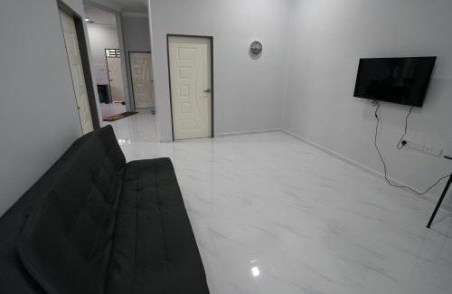 Kampung Gong Badak House | Badok Chomey Homestay Tok Jembal