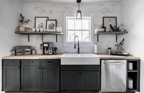 University House | Bagby Avenue Cottage