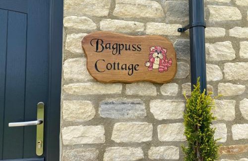 Witney House | Bagpuss Cottage Stunning 2 bedroom cosy cottage