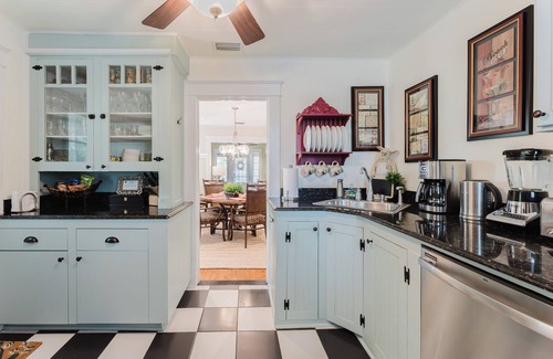 Grandview Heights House | Bahama Breeze Bungalow