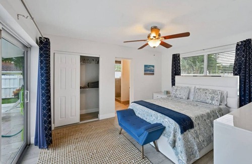 Coral Ridge Isles House | Bahama Breeze Heated pool sleeps 10 Pet Friendly