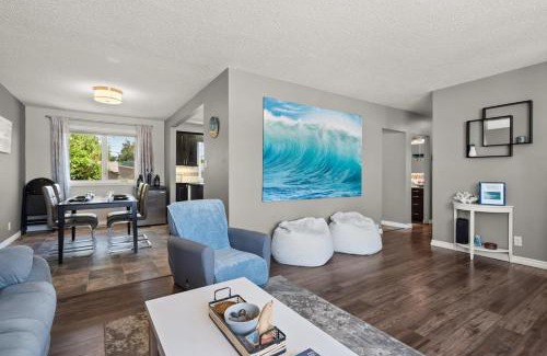 Drumheller House | Bahama Breeze I Hot Tub I Pool I 5 Bedroom