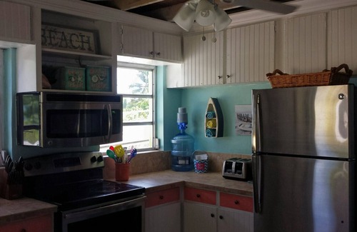 Spanish Wells Villa | Bahama Breeze Island Villa. Two Minute Walk To Pristine, Pink Beaches. Paradise.