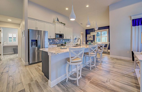 White Marsh House | Bahama Breeze | Pool | Summerkitchen | Lounge | Office
