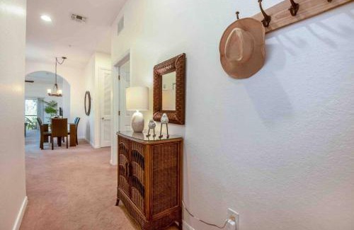 Bahama Bay Apartment | Bahama Flower Retreat, 10 min to Disney