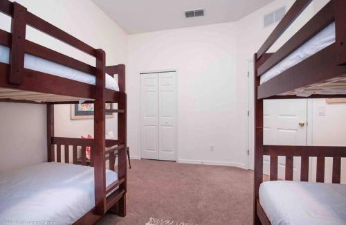 Bahama Bay Apartment | Bahama Flower Retreat, 10 min to Disney