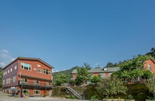 Guoxing House | Bai Shengcun Homestay