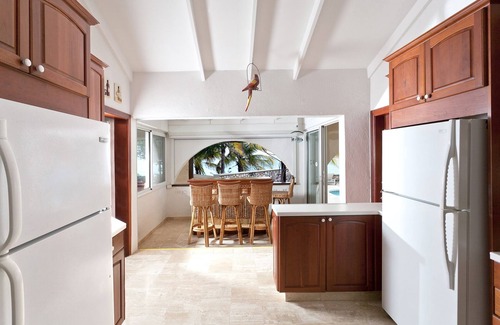 Plum Bay Villa | Baie Longue Beach House: Terres Basses