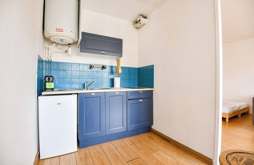 4th Arrondissement Apartment | Bail mobilité - Studio avec balcon proche Timone