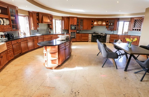 Wild Atlantic Way Cottage | Baile Na Cille
