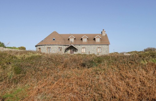 Wild Atlantic Way Cottage | Baile Na Cille