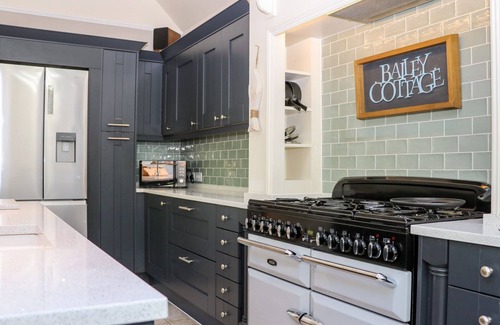 Bursledon Cottage | BAILEY COTTAGE, pet friendly, character holiday cottage in Bursledon