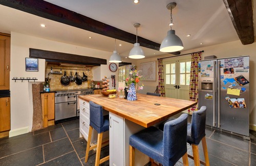Cwmcarvan Ski Chalet | Bailey Glace Farmhouse