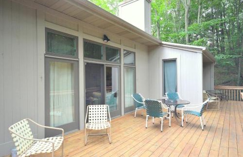Norton Shores House | Bailey