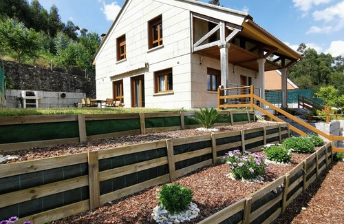 Ponte Caldelas House | Baixo O Castelo House