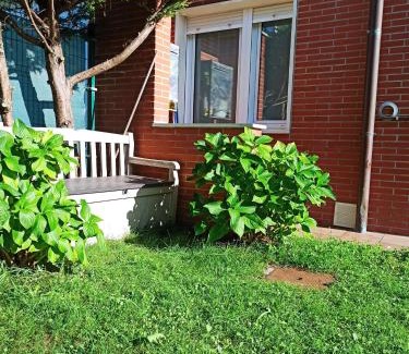 Monte Apartment | Bajo con jardín privado