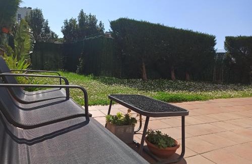 Monte Apartment | Bajo con jardín privado
