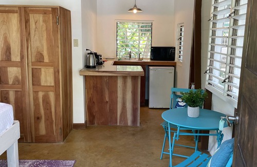 West End Cottage | Bak A Yaad Timberland Cottage