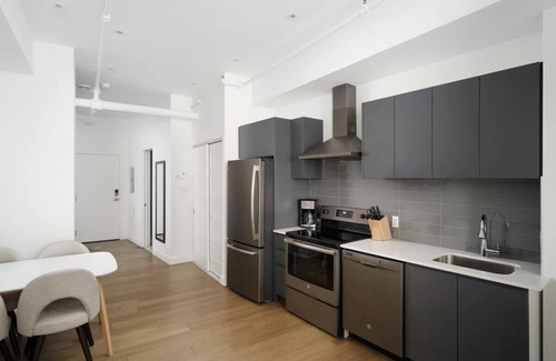 Chinatown Apartment | Bakan- Studio Downtown/Old Montreal