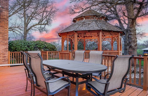 Manhattan House | Baker Hill, A Country Getaway for the Whole Family!