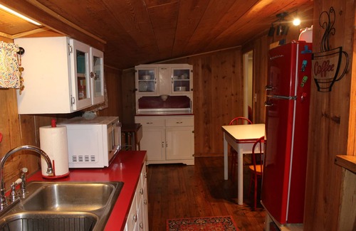 Crumpler Cottage | Baker's Cottage - Relax in this quiet mountain cottage by the creek.