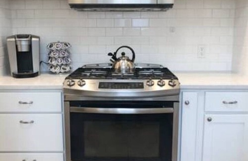 Baker City House | Baker Street Bungalow, Cozy! Near Downtown! Sleeps 4, Local Golfing 50% Offf!
