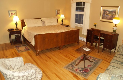 Truro Bed & Breakfast | Bakers Chest B&B