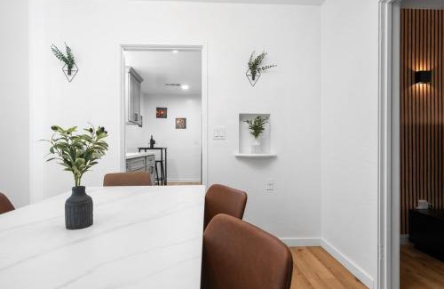 Bakersfield House | Bakersfield Sunset Stay