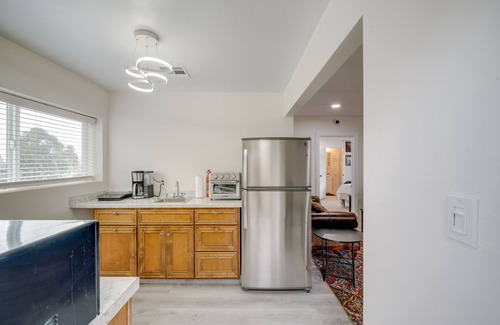 Bakersfield Apartment | Bakersfield Vacation Rental ~ 5 Mi to Downtown!