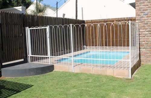 Beaufort West House | Bakgat Blyplek