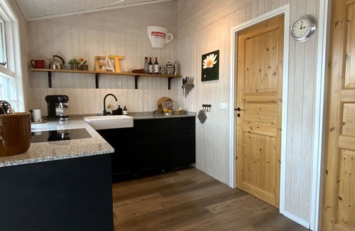 Selfoss House | Bakkakot lodge with beautiful scenic view over the river Sog