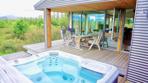 Borgarnes House | Bakki and Holt