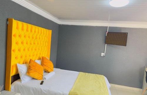 Jane Furse Cabin | Bakwena Lodge