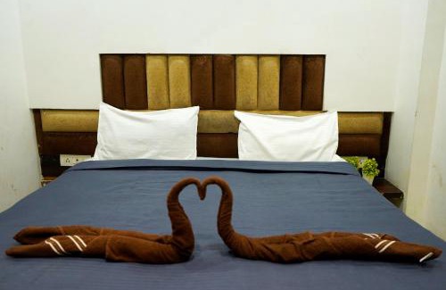 Ranjit Avenue Hotel | Bal Residency
