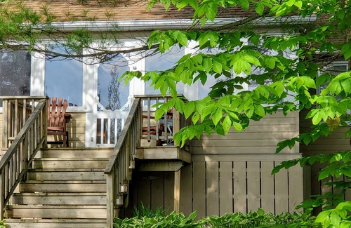 Bala Cottage | Bala Park Island Cottage on Lake Muskoka with private 100 ft waterfront lot.