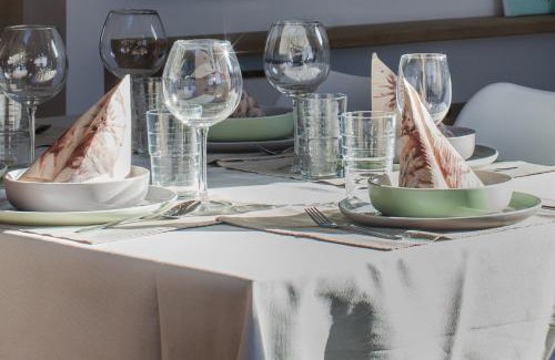 Eurasburg Apartment | BALANCED Apartments, Ferienwohnungen vollausgestattet, ruhig, idyllische ländliche Lage, Nähe A95, zwischen Bad Tölz und München, 5-Seenland, Küche, Tageslichtbad, Sonnenbalkon, direkter Parkplatz, Wifi