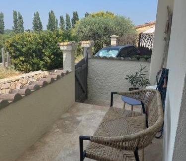 Balaruc-le-Vieux Apartment | Balaruc Le Vieux Superbe studio dans maison médiévale avec terrasse et vue lagune de Thau