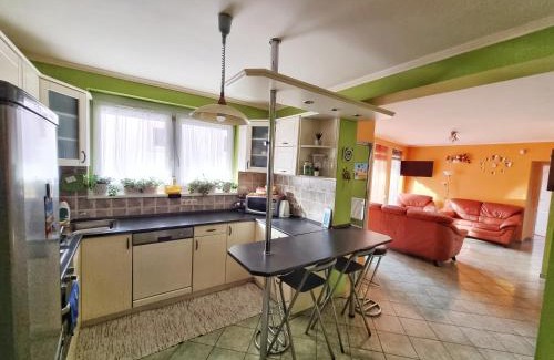 Keszthely House | Balaton-parti Kertes Nyaraló