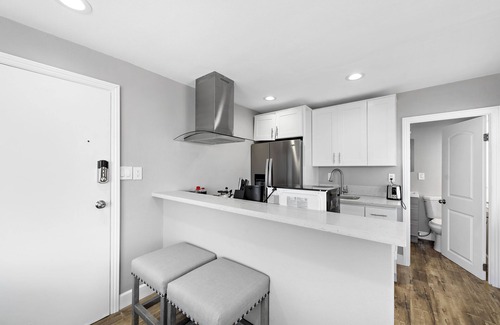 Balboa Peninsula Condo | Balboa Condos by ELVR