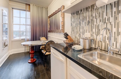 Park West Apartment | Balboa Park, San Diego Zoo, Centrally Located!