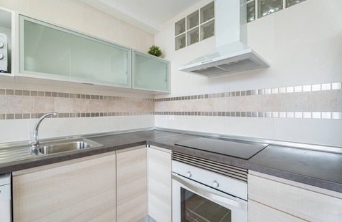 Navarres Apartment | Balcón de las Fuentes: Design, comfort and unique views