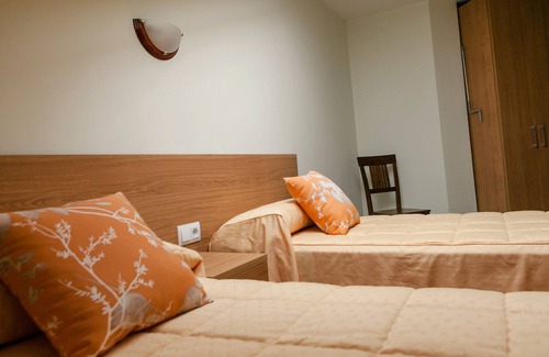 Roda de Isabena Apartment | Balcón de Roda - SIERRA SUR, spacious well-equipped apartments free wifi