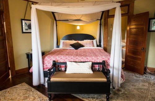 Dufur Hotel | Balch Hotel