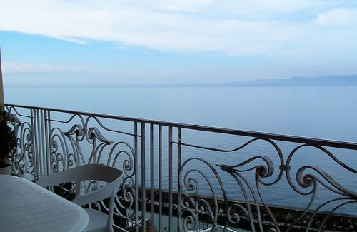 Meillerie Apartment | Balcony above Lake Geneva near Evian-les-Bains-le lac and Thollon-le ski