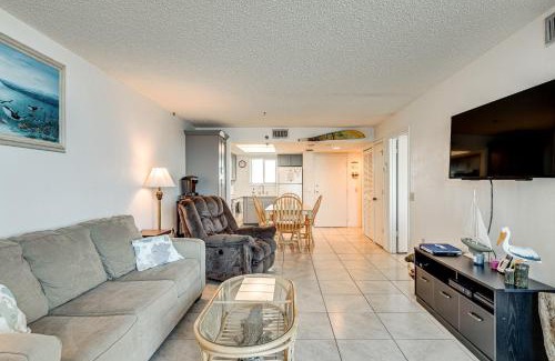 Hudson Apartment | Balcony and Resort Amenities Gulf Coast Escape!